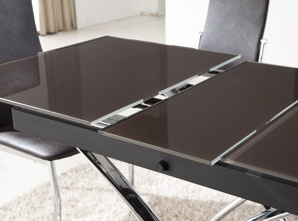 Раскладные столы в интерьере и их преимущества