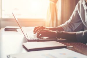 З чого складаються ціни на послуги перекладу текстів