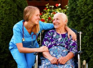 Особенности и преимущества домов престарелых: Забота и комфорт для больных людей