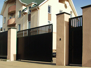 Почему стоит купить откатные ворота?