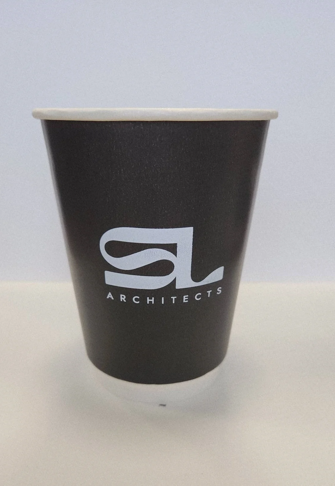 Применение бумажных стаканчиков с логотипом: сферы использования и преимущества