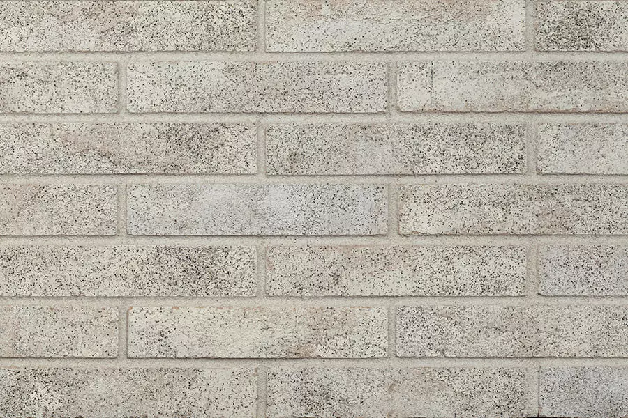 Преимущества декоративного белого кирпича: почему он популярен в отделке и дизайне