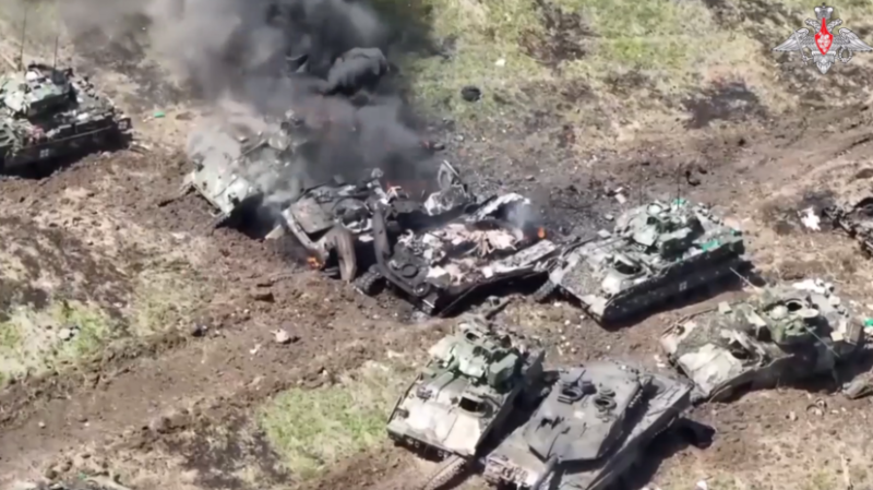 13 танков, 59 бронированных машин: Шойгу и Патрушев доложили Путину об уничтожении техники Запада в ходе наступления ВСУ