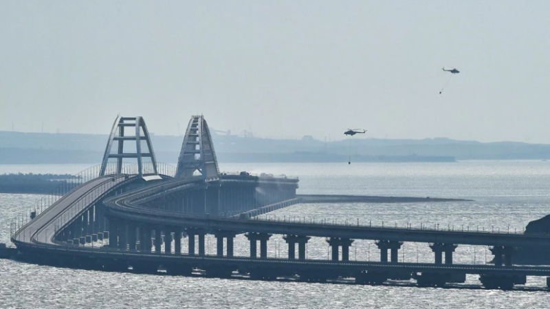 Автомобильное движение по Крымскому мосту восстановлено