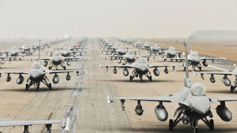 &laquo;Будет всё труднее убеждать помогать в ущерб себе&raquo;: как Киев добивается от Запада поставок ракет и истребителей