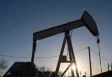 Цена нефти марки Brent выросла до $87 за баррель впервые с 3 января