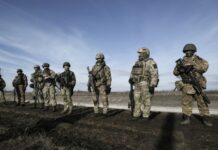 Добровольцы штурмовых отрядов при поддержке авиации: в МО РФ заявили об освобождении населённого пункта Соль в ДНР