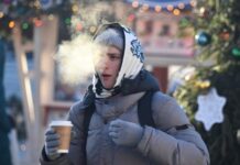 Гастроэнтеролог назвал последствия употребления очень горячих напитков зимой