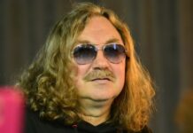 «Известия»: певца Игоря Николаева госпитализировали с подозрением на инфаркт