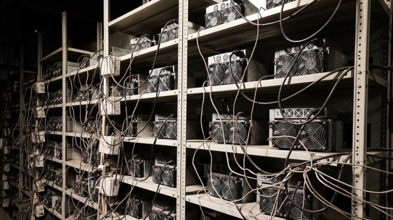 &laquo;Известия&raquo;: в России хотят запретить майнинг в жилых домах для предотвращения пожаров