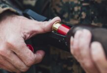 Кандидату в президенты Чехии Бабишу пришло письмо с угрозами и боевым патроном