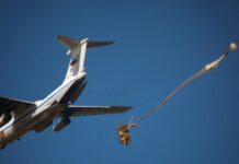 «Колоссальное преимущество»: как советские десантники первыми в истории осуществили парашютирование в боевой машине