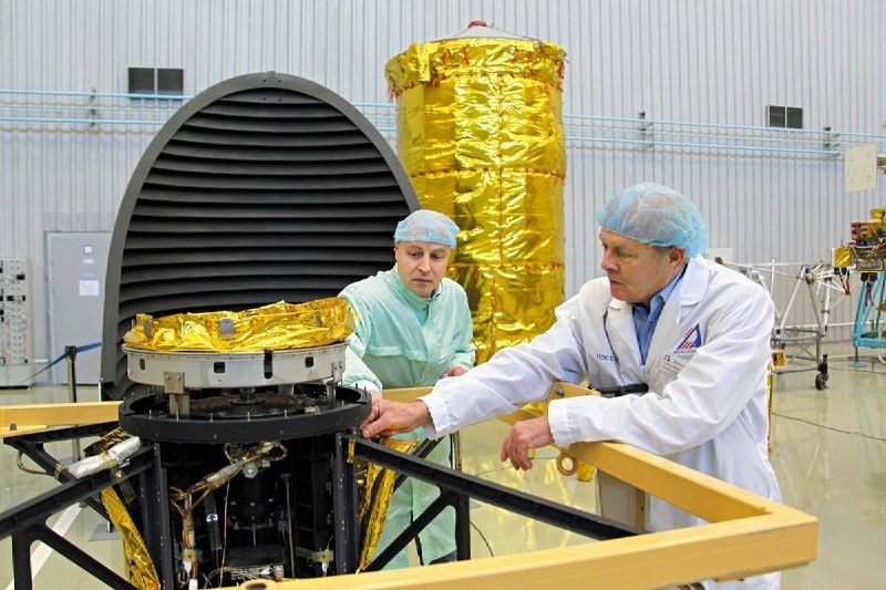 &laquo;Мы работаем с холодной плазмой&raquo;: омский учёный &mdash; об уникальном СВЧ-ионном двигателе для малых спутников