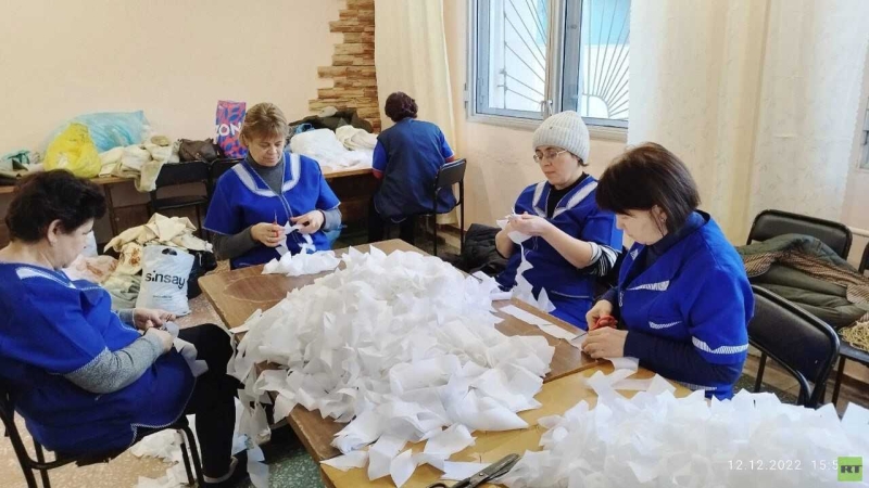 «Мы защищаем земляков»: как жители Башкирии плетут маскировочные сети для участвующих в СВО