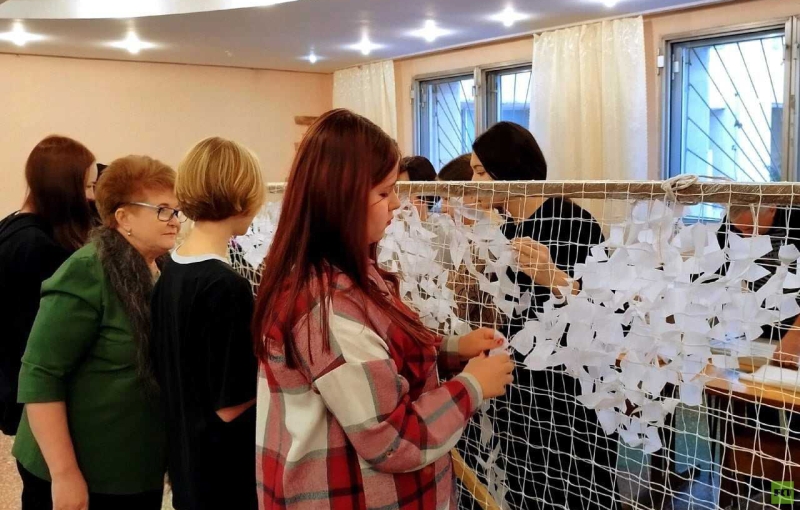 «Мы защищаем земляков»: как жители Башкирии плетут маскировочные сети для участвующих в СВО