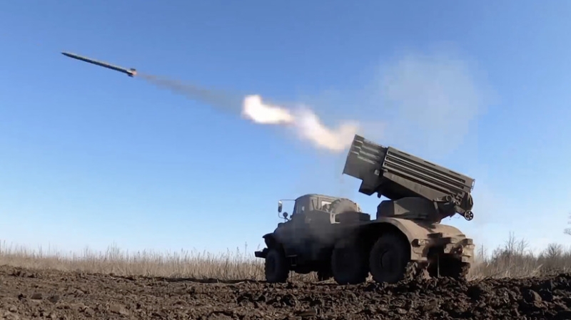 Нанесено огневое поражение 1-й танковой бригаде ВСУ: МО РФ сообщило об успешном наступлении в направлении Угледара