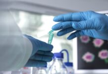 Показатель заболеваемости COVID-19 в России за прошедшую неделю увеличился на 40,5%