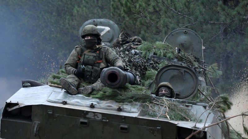 «Штурмовые отряды ведут бой в городе»: в МО РФ заявили, что российские войска блокировали Соледар с севера и юга