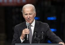 Сноуден: Байден «прихватил» больше секретных документов, чем многие разоблачители