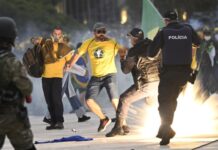 «Убеждены в важности сохранения внутриполитической стабильности»: в России осудили действия протестующих в Бразилии