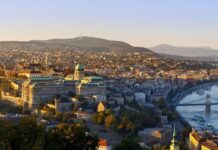 В Будапеште заявили, что 97% венгров отвергают санкции ЕС против России