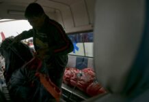 В посольстве сообщили, что четверо граждан России были на борту упавшего в Непале самолёта