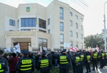 «Воздерживаются от недружественных акций»: почему Грузия отказывается поставлять оружие Украине