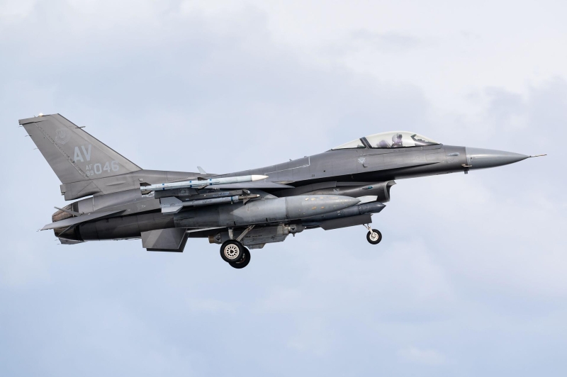 &laquo;Возможны любые сценарии&raquo;: пойдёт ли Запад на поставку Киеву боевых самолётов