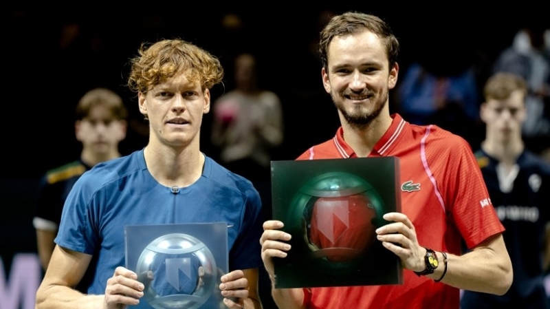 Чемпионский характер: как Медведев проиграл первый сет, но взял верх над Синнером в финале турнира в Роттердаме