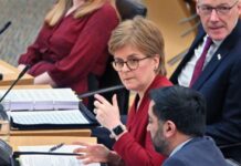 Первый министр Шотландии Стерджен уходит в отставку