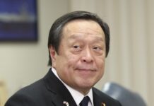 Премьер и глава МО Японии подтвердили, что Токио изучает закупку до 400 ракет «Томагавк»