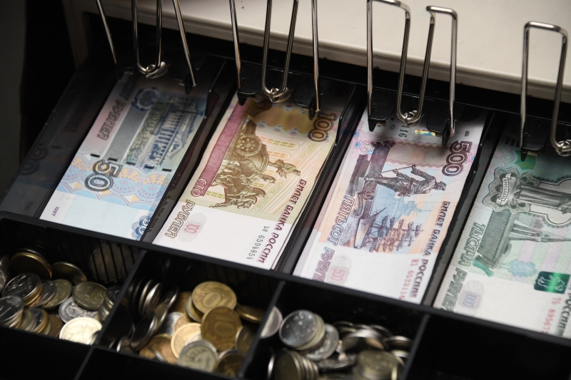 С комфортом для бюджета: почему курс доллара превысил 75 рублей