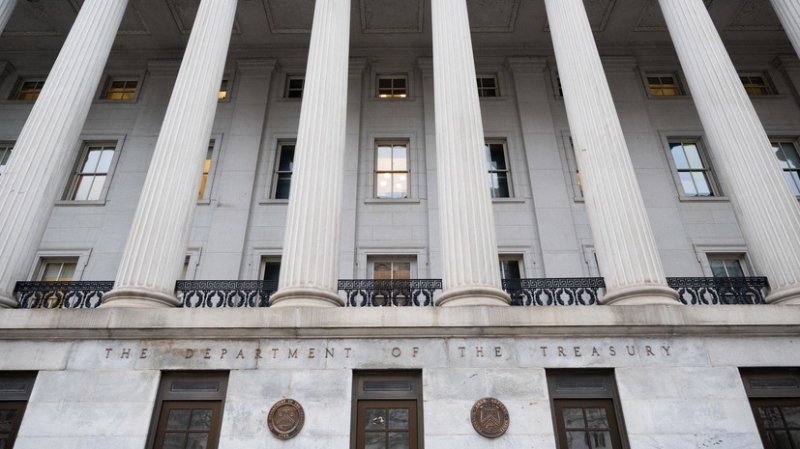 &laquo;Сильного влияния не предвидится&raquo;: США ввели санкции против банков РФ и намерены поднять пошлины на ввоз алюминия