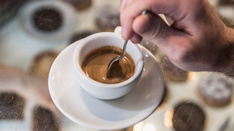 Терапевт Ромасов назвал плюсы и минусы кофе без кофеина