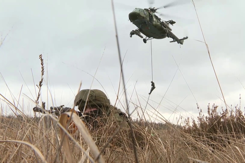 «Умение мгновенно принимать решения»: как работают группы огневой поддержки армейской авиации России в зоне СВО