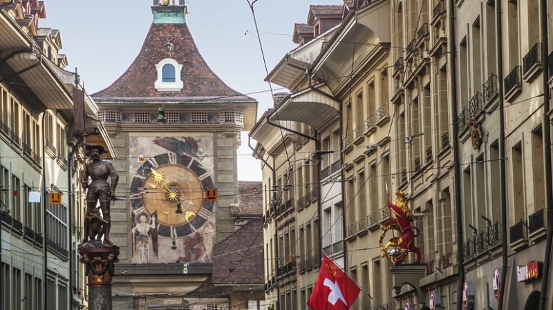 В Берне оцепили площадь&nbsp;у Федерального дворца Швейцарии из-за &laquo;подозрительного автомобиля&raquo;