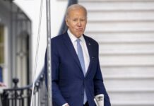 Ведущий Fox News заявил, что спотыкания Байдена олицетворяют политику США