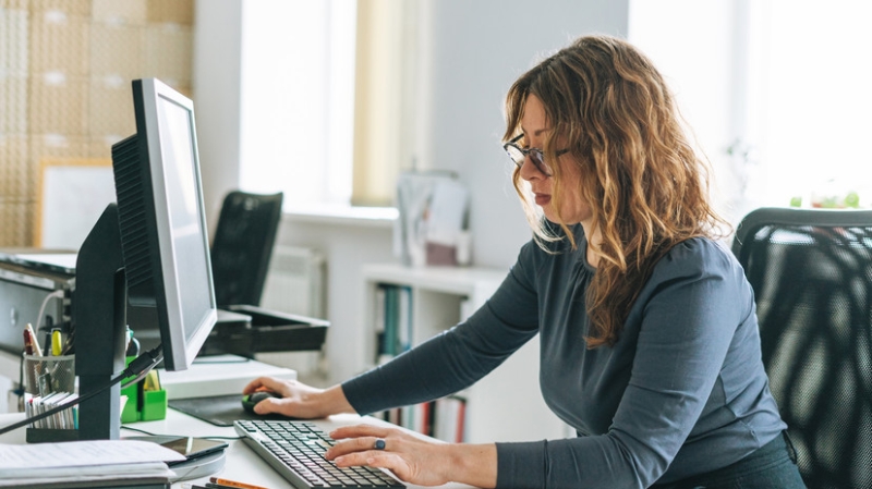 Врач Иванов рассказал, какие болезни может провоцировать сидячий образ жизни