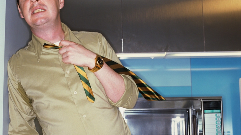 Врач Терентьева рассказала, как помочь подавившемуся человеку