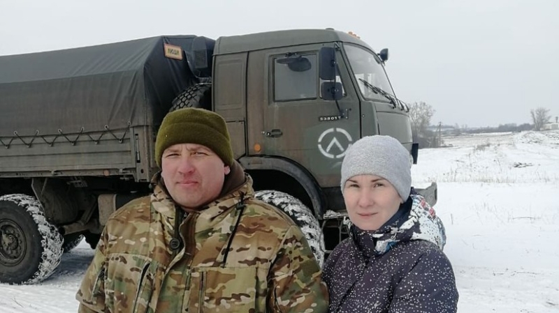 «Встал на защиту страны»: родители погибшего в ходе СВО контрактника отвезли гуманитарный груз на передовую