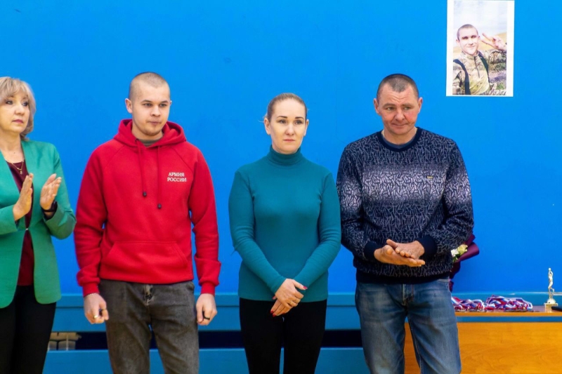 «Встал на защиту страны»: родители погибшего в ходе СВО контрактника отвезли гуманитарный груз на передовую