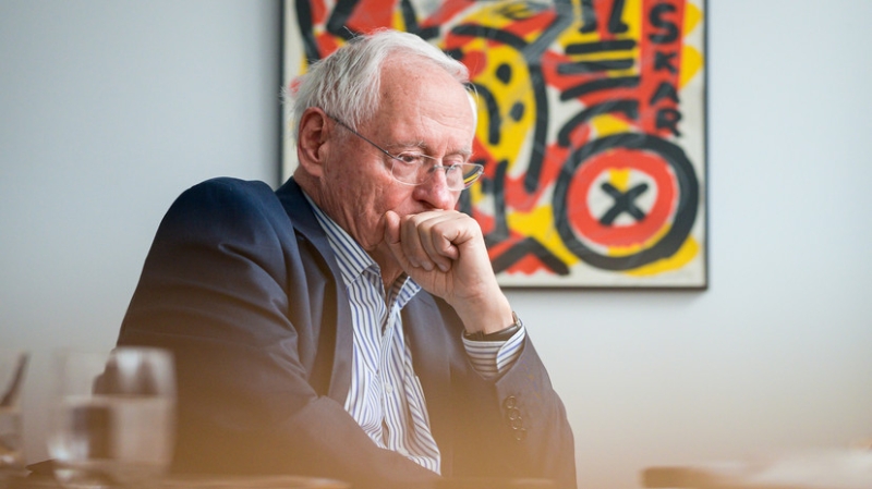 Экс-глава СДПГ Лафонтен: США не согласятся на мир на Украине, пока не ослабят Россию