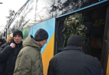 Экс-премьер Украины Азаров: Киев готов ужесточить мобилизацию из-за нехватки живой силы