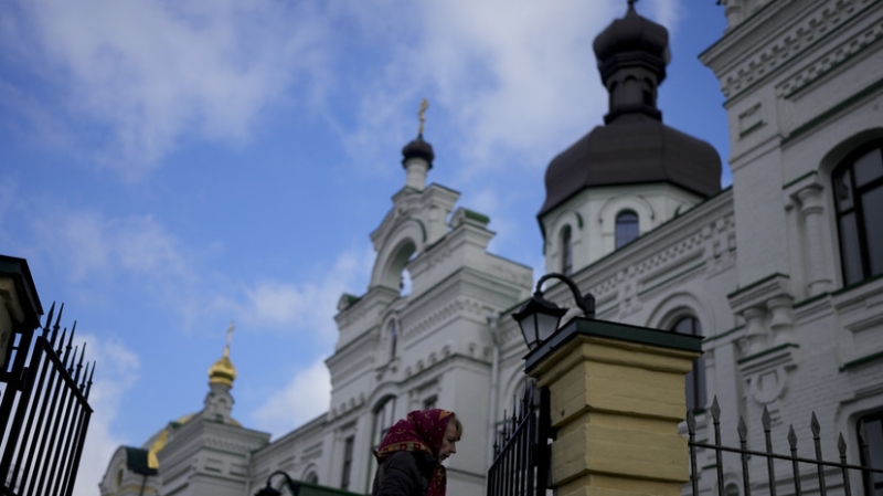 Киево-Печерскую лавру оцепила полиция