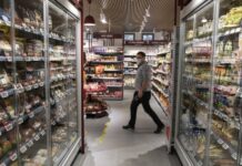 На пути к цели: за счёт чего годовая инфляция в России опустилась почти до 4%