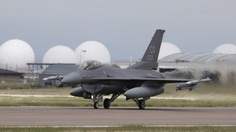 Отдалённая перспектива: как США тренируют украинских лётчиков, не меняя позицию по поставкам Киеву истребителей