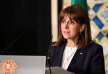 Президент Греции Сакелларопулу прервала визит в Молдавию из-за крушения поезда