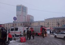 В метро Екатеринбурга загорелась вентиляционная камера, около 400 человек эвакуировали