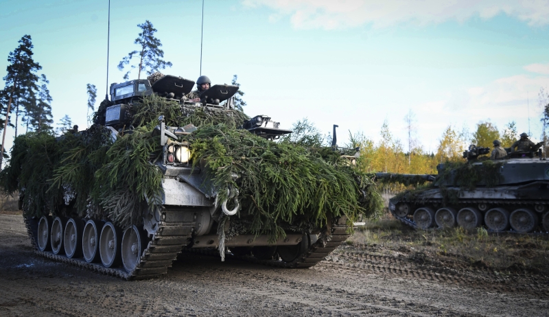 Военная асимметрия: как НАТО наращивает активность в Прибалтике