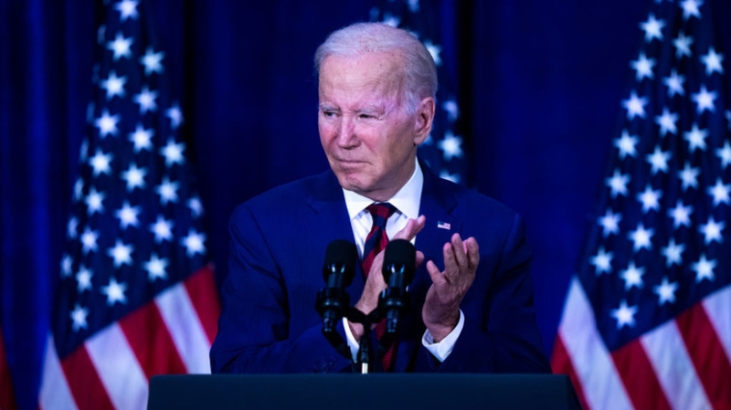 Американский конгрессмен Госар заявил о новом поражении Байдена от Путина на Украине